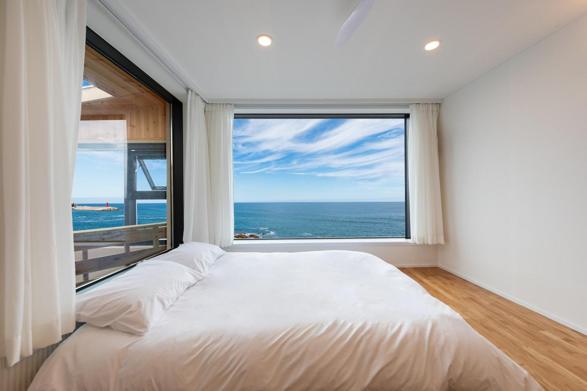 Gangneung Hue Pension Ocean View, Spa, Couple Bilik gambar